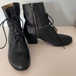 Frye lace up black boots - Size 7